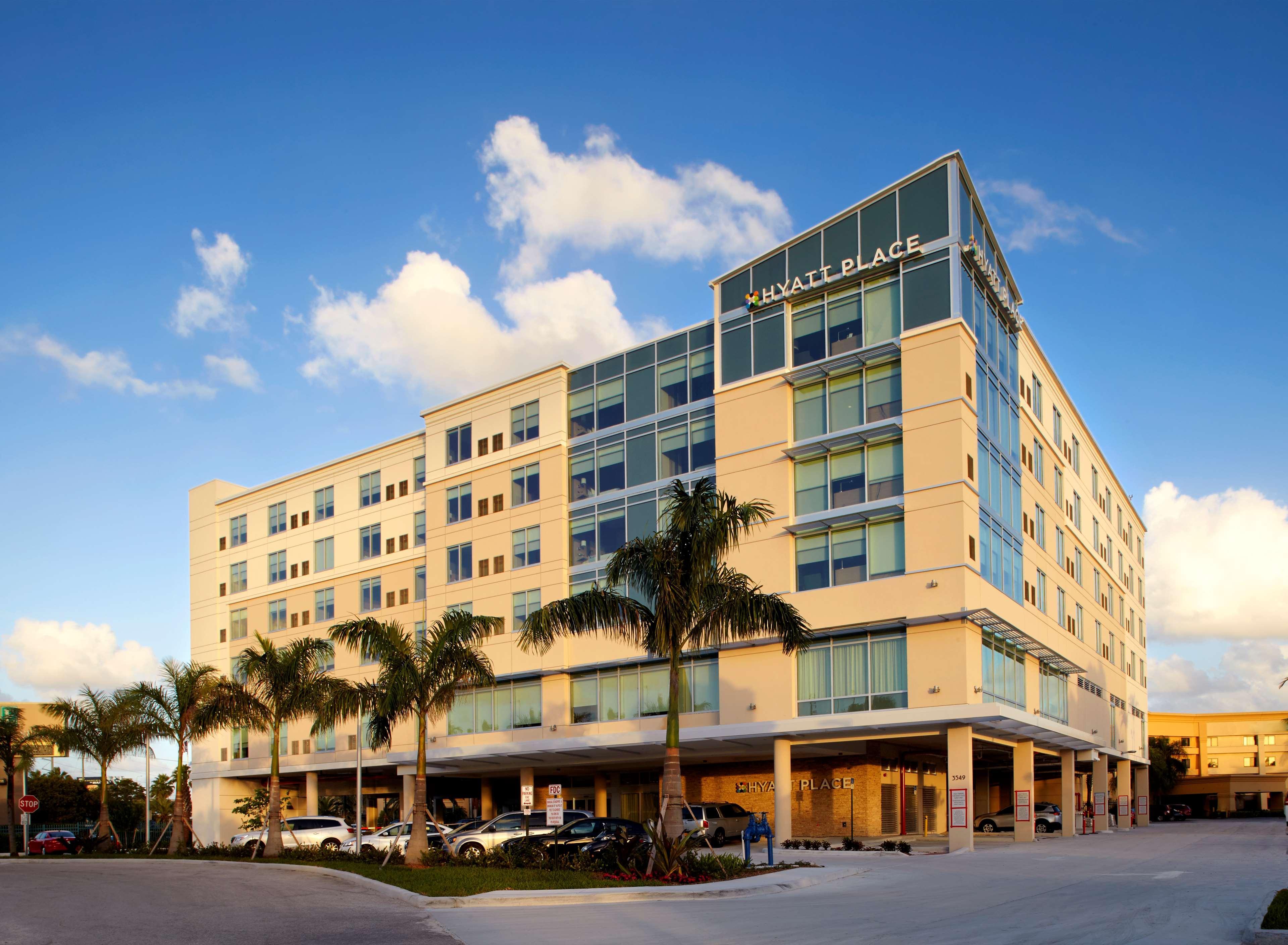 Hotel Hyatt Place Miami Airport East Exterior foto